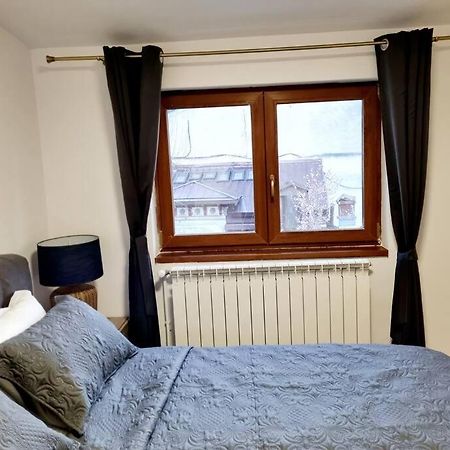 Cozy Apartment Near City Center Bucarest Esterno foto