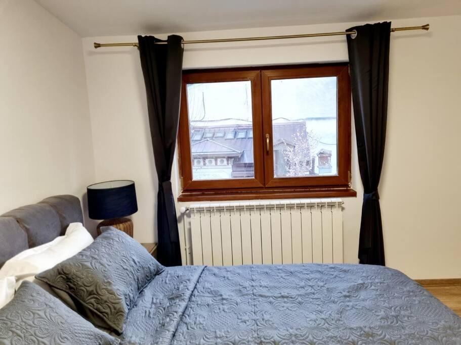 Cozy Apartment Near City Center Bucarest Esterno foto